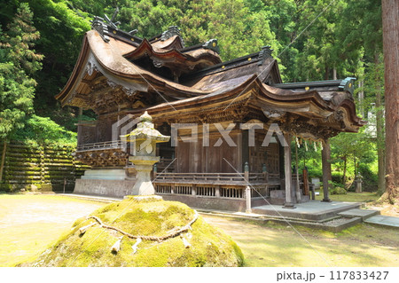 紙祖神 岡太神社・大瀧神社　下宮の社殿 117833427