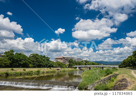 京都鴨川夏景色 117834865