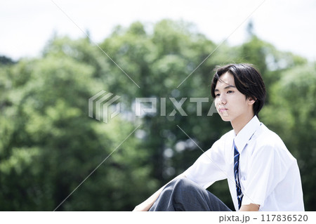 男子 中学生 高校生 ポートレート 横顔 考える 思う 男子 中学生 高校生 ポートレート 横顔 考える 思う 117836520