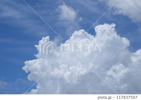 夏の入道雲と青空と雲の写真 夏の雲 夏の入道雲と青空と雲の写真 夏の雲 117837507