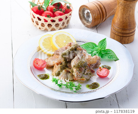 鶏肉のジェノベーゼソテー ( チキンソテー ジェノベーゼソース ) 鶏肉のジェノベーゼソテー ( チキンソテー ジェノベーゼソース ) 117838119