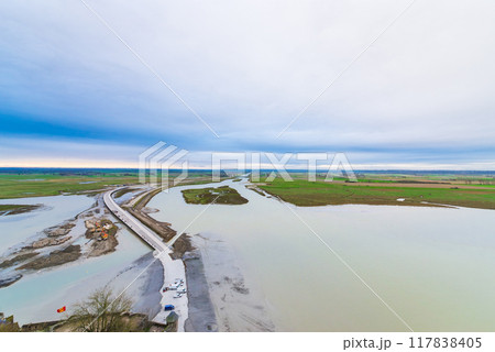 フランス モン・サン・ミッシェルから眺める対岸側 フランス モン・サン・ミッシェルから眺める対岸側 117838405