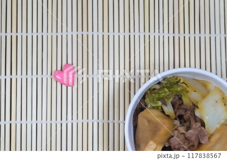 ハートが添えられた「すき焼き」 ハートが添えられた「すき焼き」 117838567