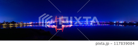 昇開橋ライトアップ風景 筑後川昇開橋(ちくごがわしょうかいきょう)佐賀市諸富「佐賀県と福岡県の県境」 昇開橋ライトアップ風景 筑後川昇開橋(ちくごがわしょうかいきょう)佐賀市諸富「佐賀県と福岡県の県境」 117839084