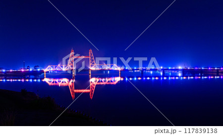昇開橋ライトアップ風景 筑後川昇開橋(ちくごがわしょうかいきょう)佐賀市諸富「佐賀県と福岡県の県境」 昇開橋ライトアップ風景 筑後川昇開橋(ちくごがわしょうかいきょう)佐賀市諸富「佐賀県と福岡県の県境」 117839138