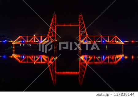 昇開橋ライトアップ風景　筑後川昇開橋（ちくごがわしょうかいきょう）佐賀市諸富「佐賀県と福岡県の県境」 117839144