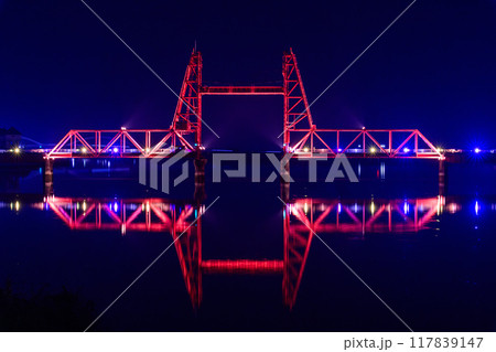 昇開橋ライトアップ風景　筑後川昇開橋（ちくごがわしょうかいきょう）佐賀市諸富「佐賀県と福岡県の県境」 117839147
