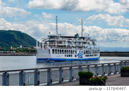 鹿児島港 桜島フェリーターミナル(鹿児島県鹿児島市) 鹿児島港 桜島フェリーターミナル(鹿児島県鹿児島市) 117840487