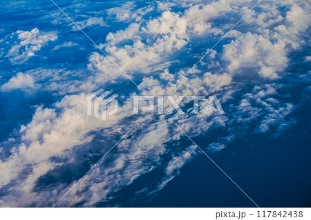 上空の雲 117842438