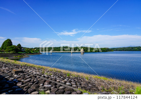 都民の水源 狭山湖こと山口貯水池の取水塔（埼玉県所沢市・入間市） 117844124