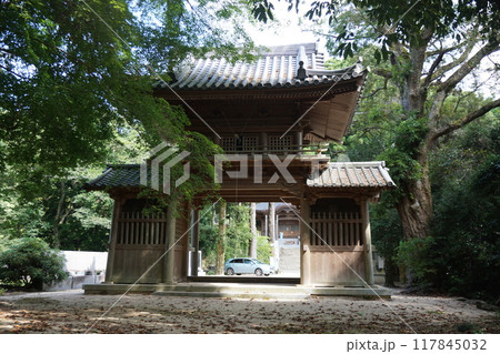 岡山県美咲町にある真言宗のお寺 二上山「両山寺」：山門 117845032