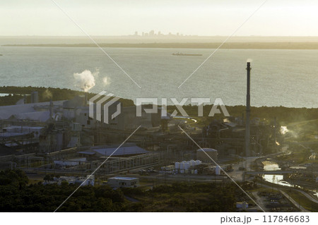 Mosaic Riverview Plant in Tampa, Florida. Factory for handling and processing of phosphates. Industrial facility for chemical production of phosphoric acid 117846683