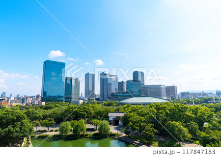 大阪城の石垣から北東方向を望む景色 117847183