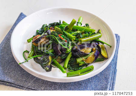 空芯菜と茄子のオイスター炒め 117847253