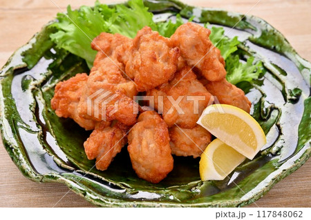 唐揚げ、からあげ、から揚げ、カラアゲ、鶏の唐揚、揚物、肉料理、おかず、お惣菜、レモン、たくさん。 117848062