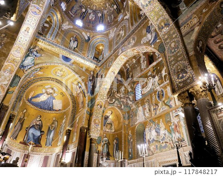 イタリア、パレルモ ノルマンニ宮殿にあるパラティーナ礼拝堂 イタリア、パレルモ ノルマンニ宮殿にあるパラティーナ礼拝堂 117848217
