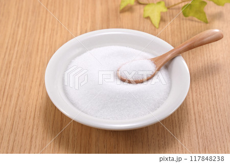 皿に盛らせたグラニュ糖 皿に盛らせたグラニュ糖 117848238