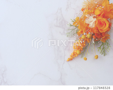 オレンジ色のブーケ 117848328