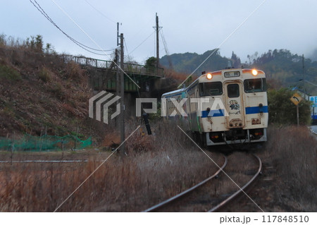 唐津線と筑肥線の交差区間を走行するJR九州キハ47形気動車_2023/1/14撮影 唐津線と筑肥線の交差区間を走行するJR九州キハ47形気動車_2023/1/14撮影 117848510