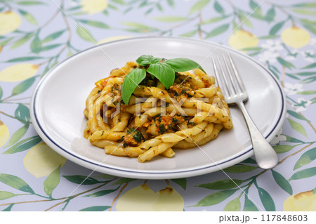 ブシャーテ・アッラ・トラパネーゼ。シチリア州トラーパニの名物パスタ。イタリア料理。 117848603