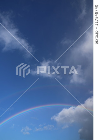 雨上がり青空にかかる虹と雲　#レインボー　#rainbow 117848740