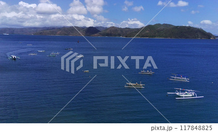 Aerial view of a peaceful Cemare beach in Lombok, Indonesia. 117848825