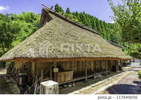 佐治歴史民俗資料館　茅葺屋根　鳥取県鳥取市 117849056