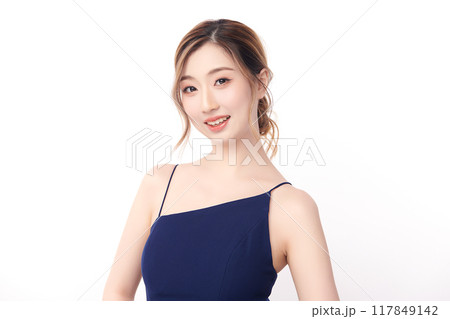 Beautiful young asian woman with clean fresh skin on white background, Face care, Facial treatment, Cosmetology, beauty and spa, Asian women portrait. 117849142