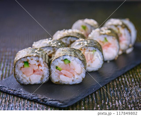 おいしいお寿司 117849802