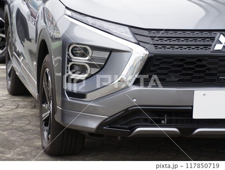自動車イメージ　三菱エクリプスクロスのフロントマスク 117850719