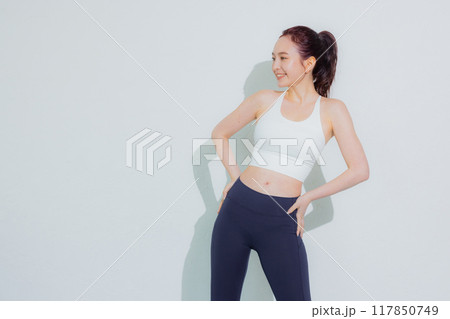 スポーツウェアの女性 117850749