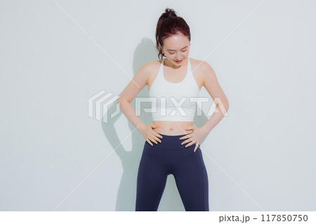 スポーツウェアの女性 117850750