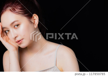 ポニーテールの女性 ポニーテールの女性 117850785