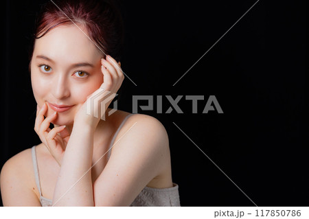 ポニーテールの女性 ポニーテールの女性 117850786