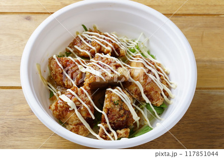 唐揚げ丼 117851044