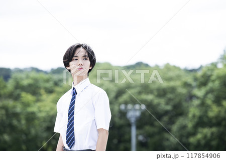 男子 中学生 高校生 ポートレート 考える 思う 男子 中学生 高校生 ポートレート 考える 思う 117854906