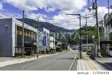 智頭　JR智頭駅　駅前通り　鳥取県智頭町 117856438