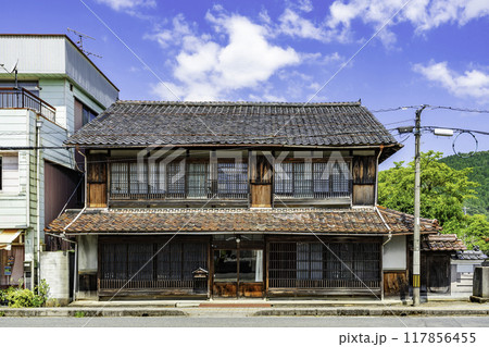 智頭　JR智頭駅　駅前通りの街並み　鳥取県智頭町 117856455