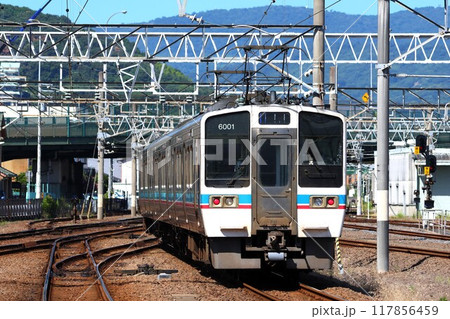 【JR四国】6000系(予讃線:高松駅) 【JR四国】6000系(予讃線:高松駅) 117856459