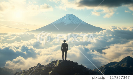 富士山を見つめる日本のビジネスマンのシルエット 117857347