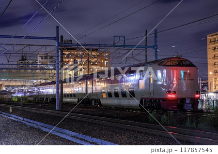 大雨による運休で共和駅に回送されたサンライズエクスプレス 大雨による運休で共和駅に回送されたサンライズエクスプレス 117857545
