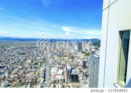 岐阜市、岐阜シティタワー43最上階展望室からの眺め（忠節橋通り方面） 117858681