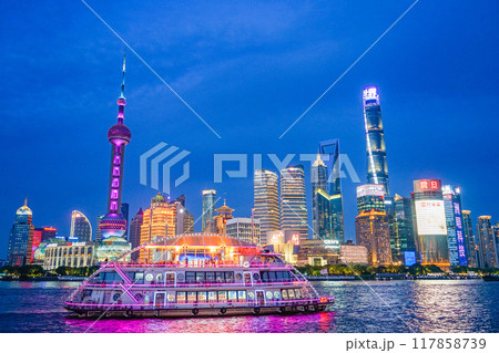 上海の夜景 117858739