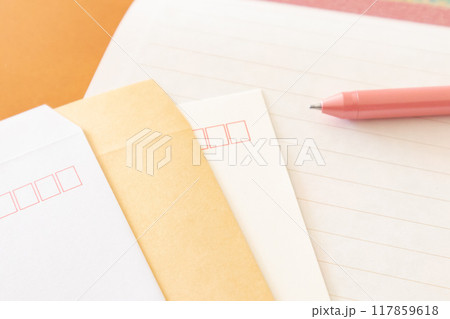 定形封筒と葉書と便箋とボールペン 117859618