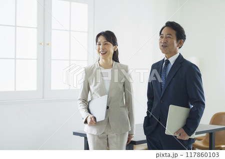 会話するするミドルビジネスマン　 117860103