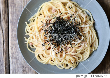 家で作ったタラコバターのスパゲティ　和風パスタ 117860766