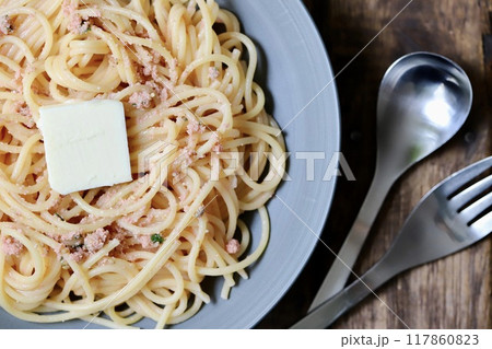 家で作ったタラコバターのスパゲティ　和風パスタ 117860823