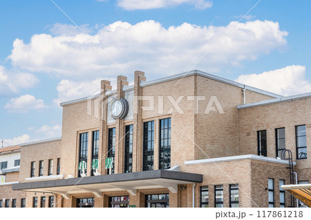 北海道小樽市　夏の北海道　人気の観光地小樽の玄関口　JR小樽駅 117861218