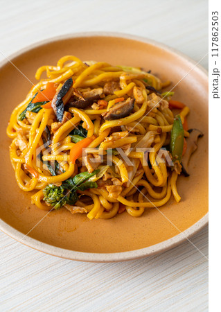 stir-fried yakisoba noodles with vegetable in vegan style 117862503