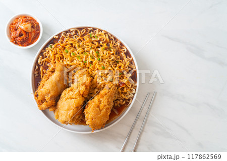 Korean instant noodles with fried chicken or Fried chicken ramyeon 117862569